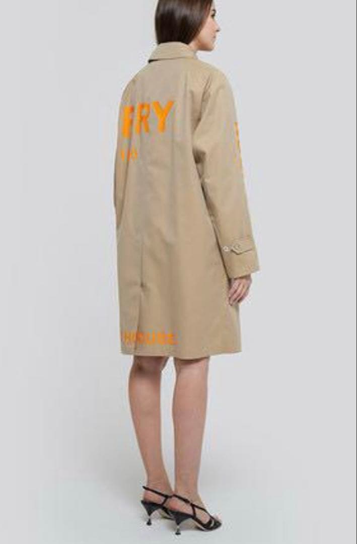 美品バーバリー グラフィックプリント ロゴ ステンカラートレンチコート38
