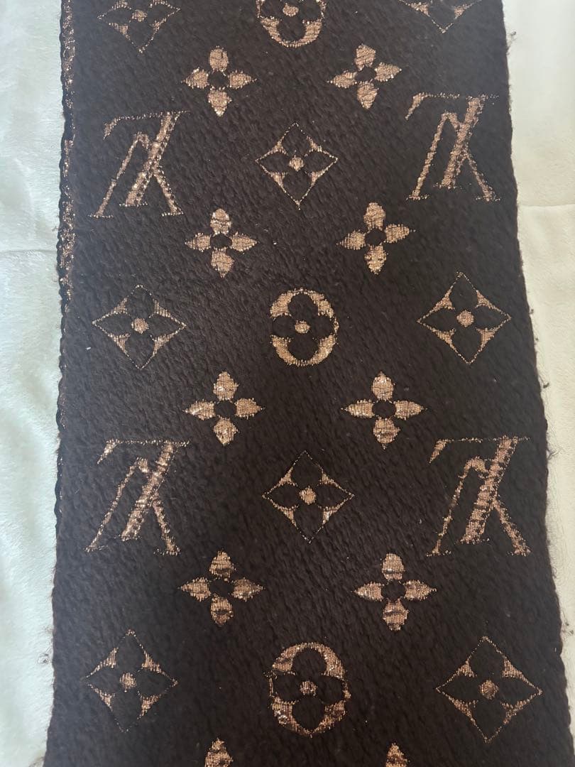 ルイ・ヴィトン ダークブラウン マフラー