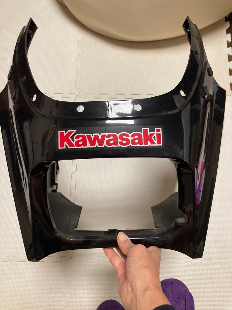 Kawasaki GPZ900Ｒ用　黒 アッパーカウル 取り付け穴あり