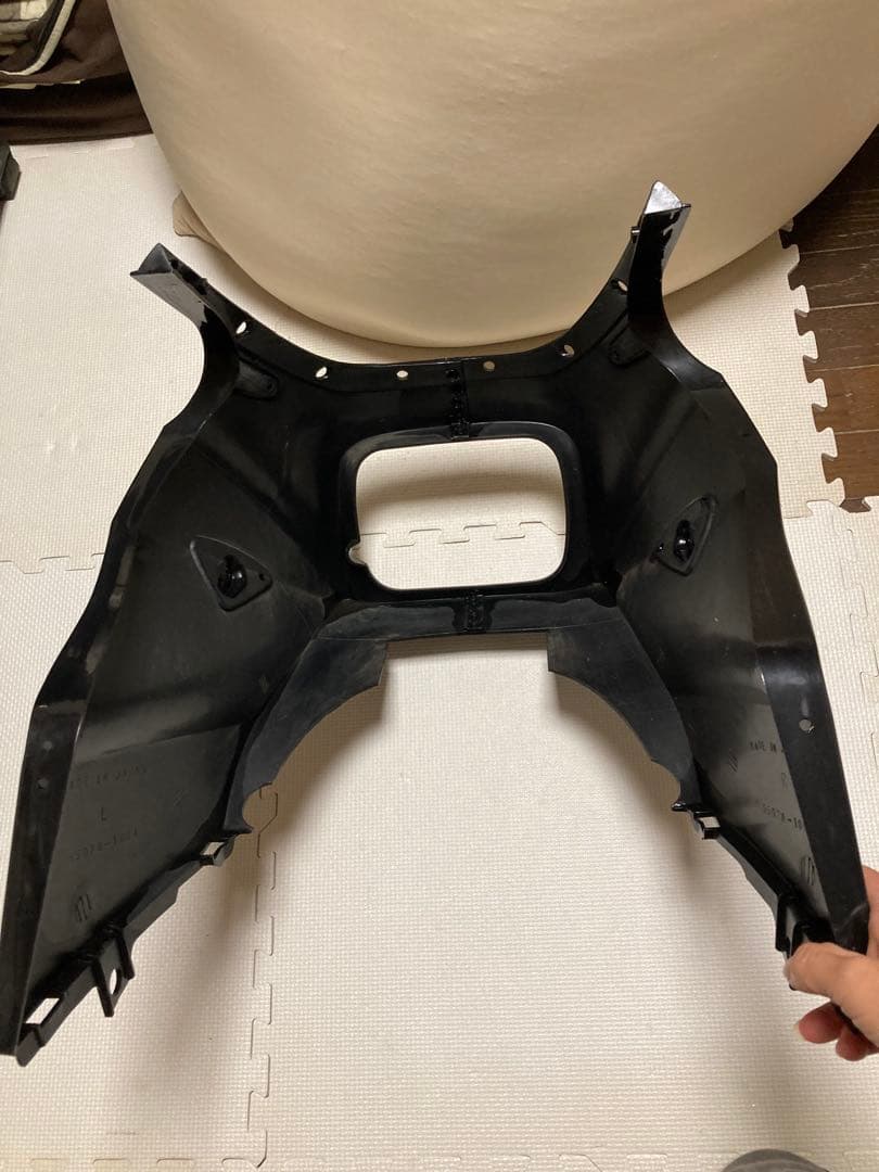 Kawasaki GPZ900Ｒ用　黒 アッパーカウル 取り付け穴あり