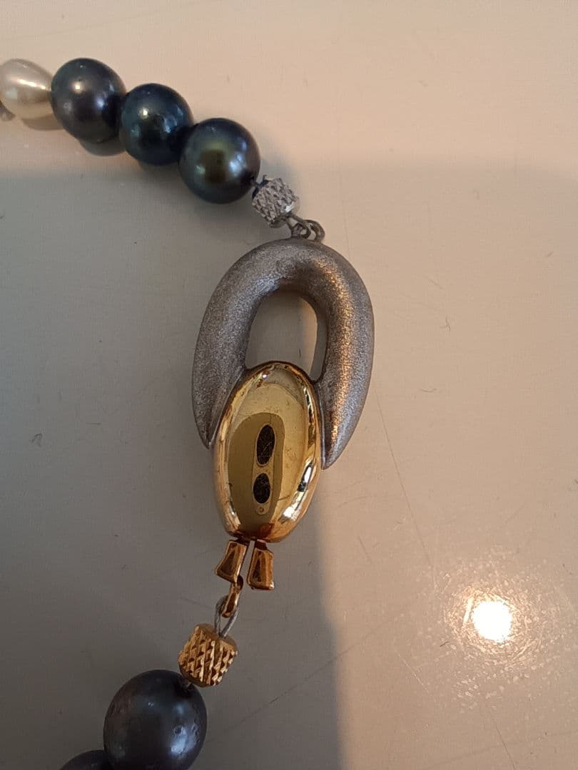 ターコイズブルーとパールのネックレス