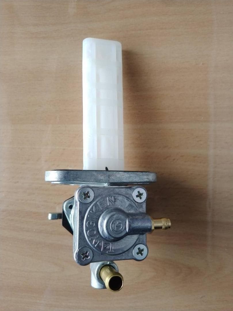 ☆GPZ900R　純正　新品　フューエルコック　燃料コック☆