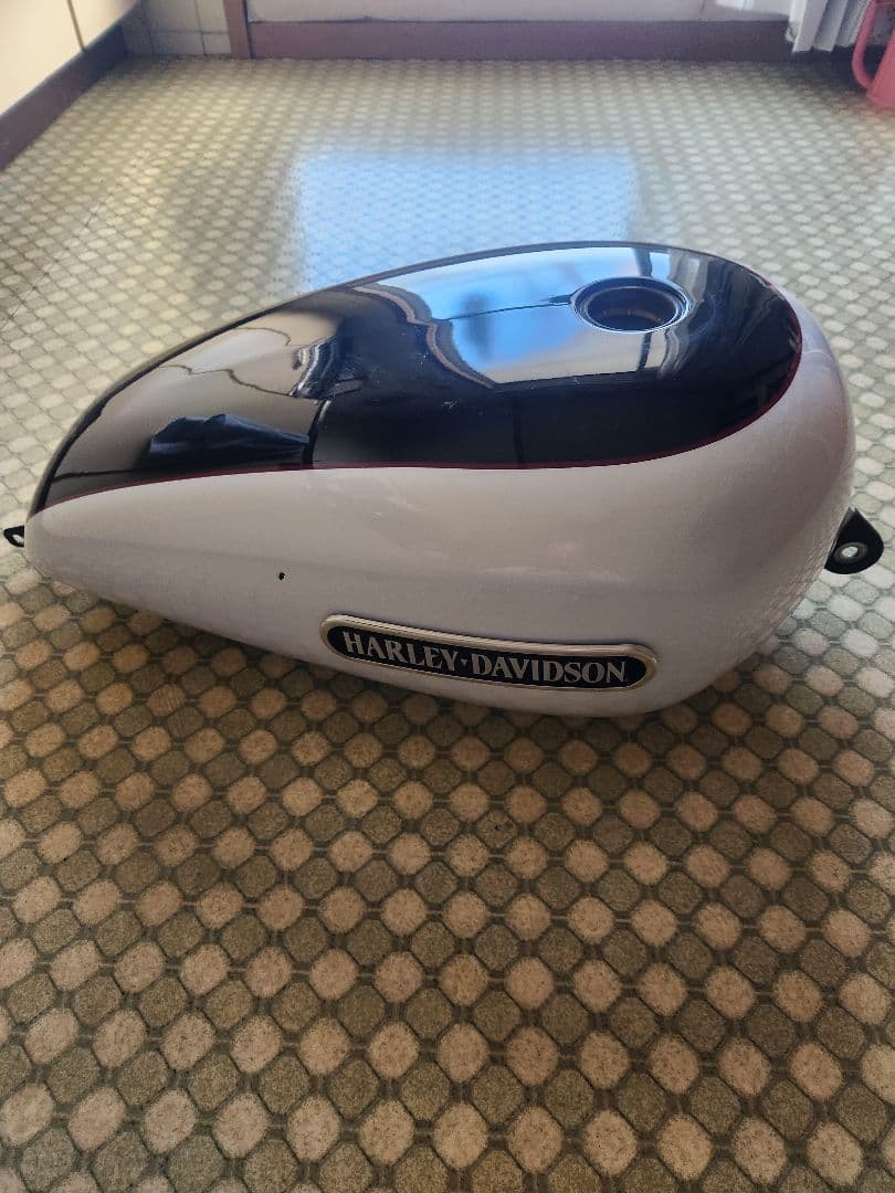 ハーレー スポーツスター インジェクションタンク4.5ガロン