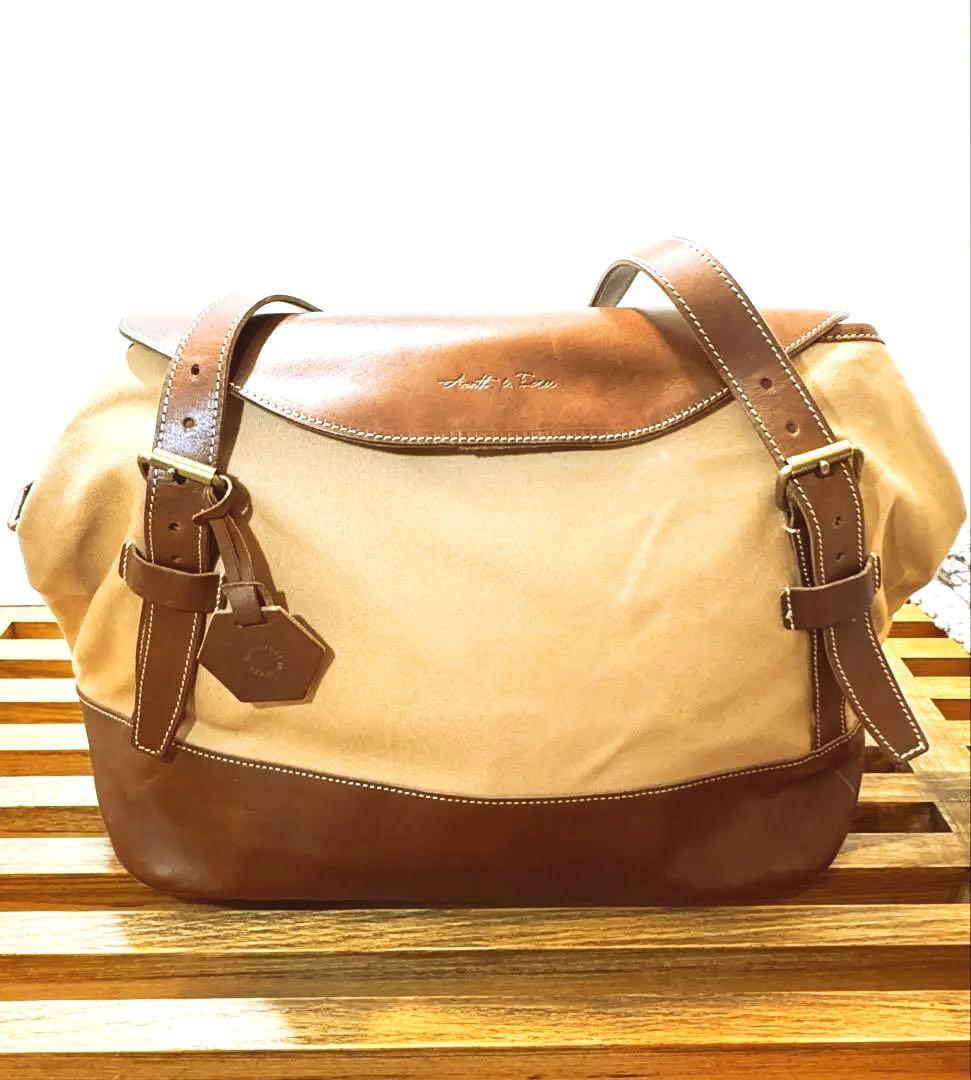 Acru アクリュ 卉奏 キソウ colmena コルメナ　カメラバッグ