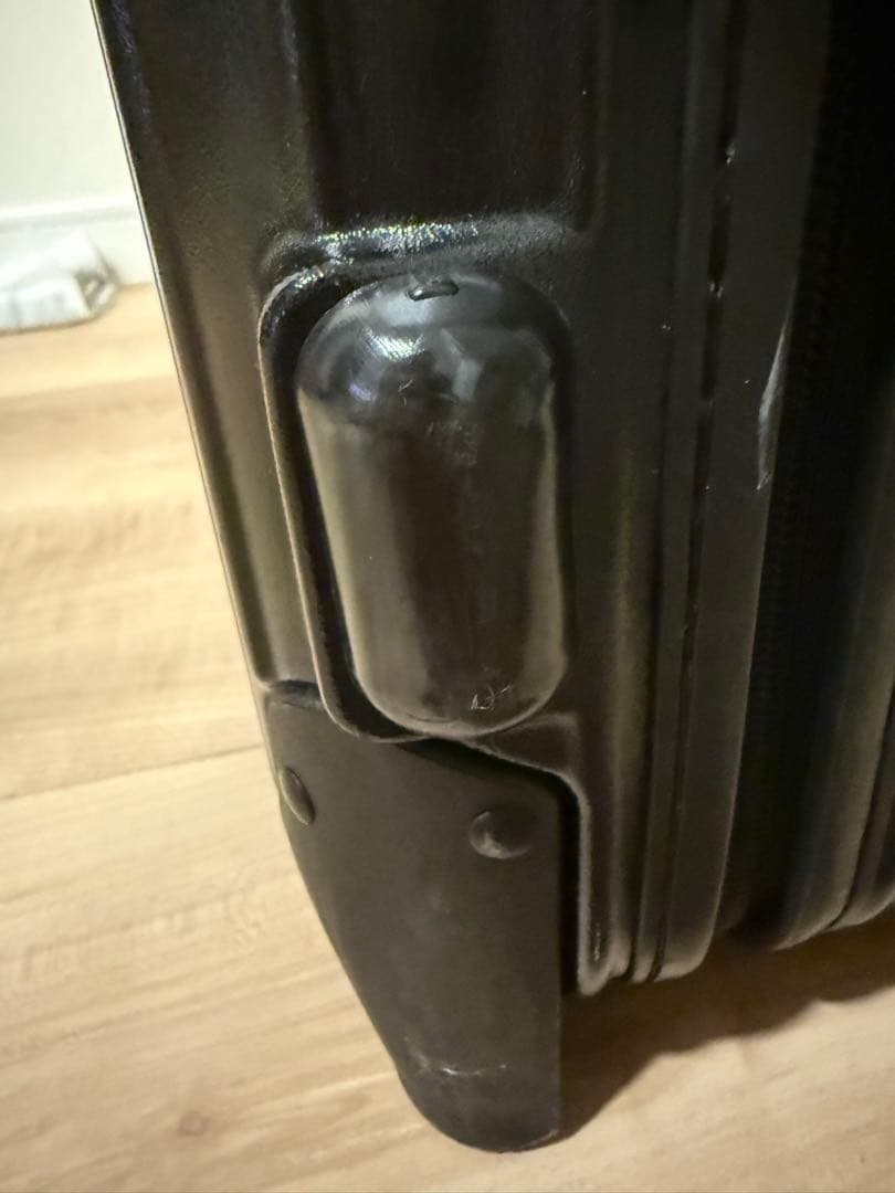 美品　リモワ　サルサ　黒　2輪 約33Ｌ　即購入OKです。