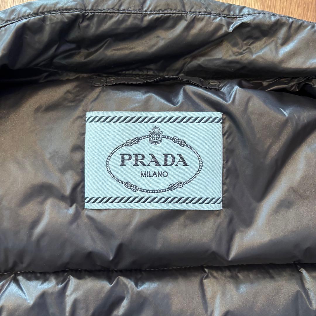 PRADA ダウンベスト