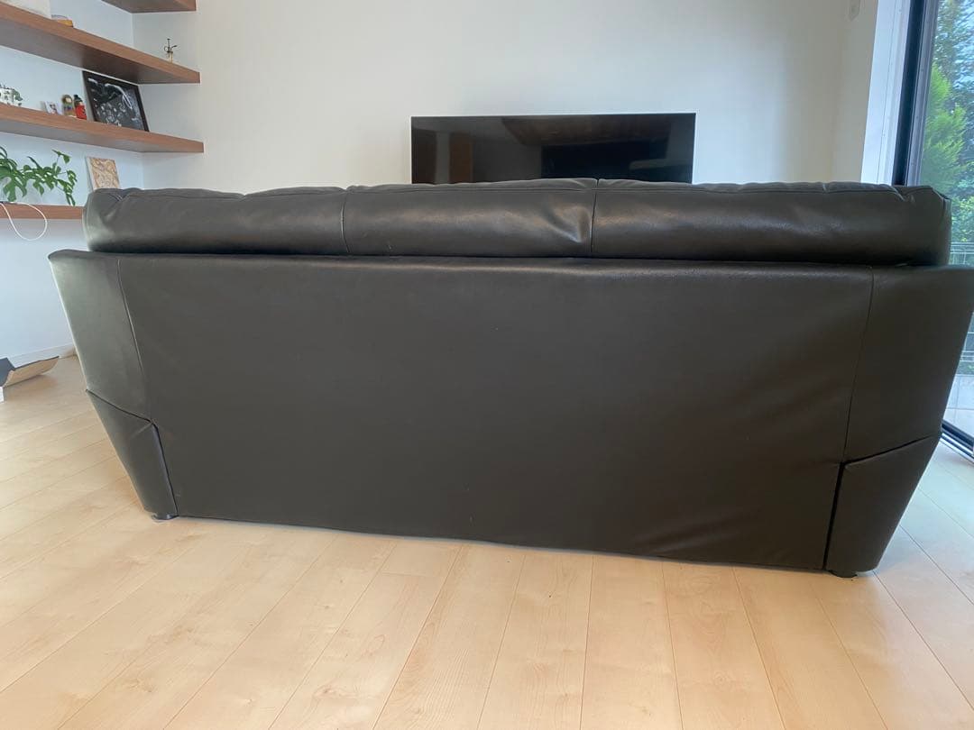 P*N様 ニトリの黒いソファ３人掛けソファ
