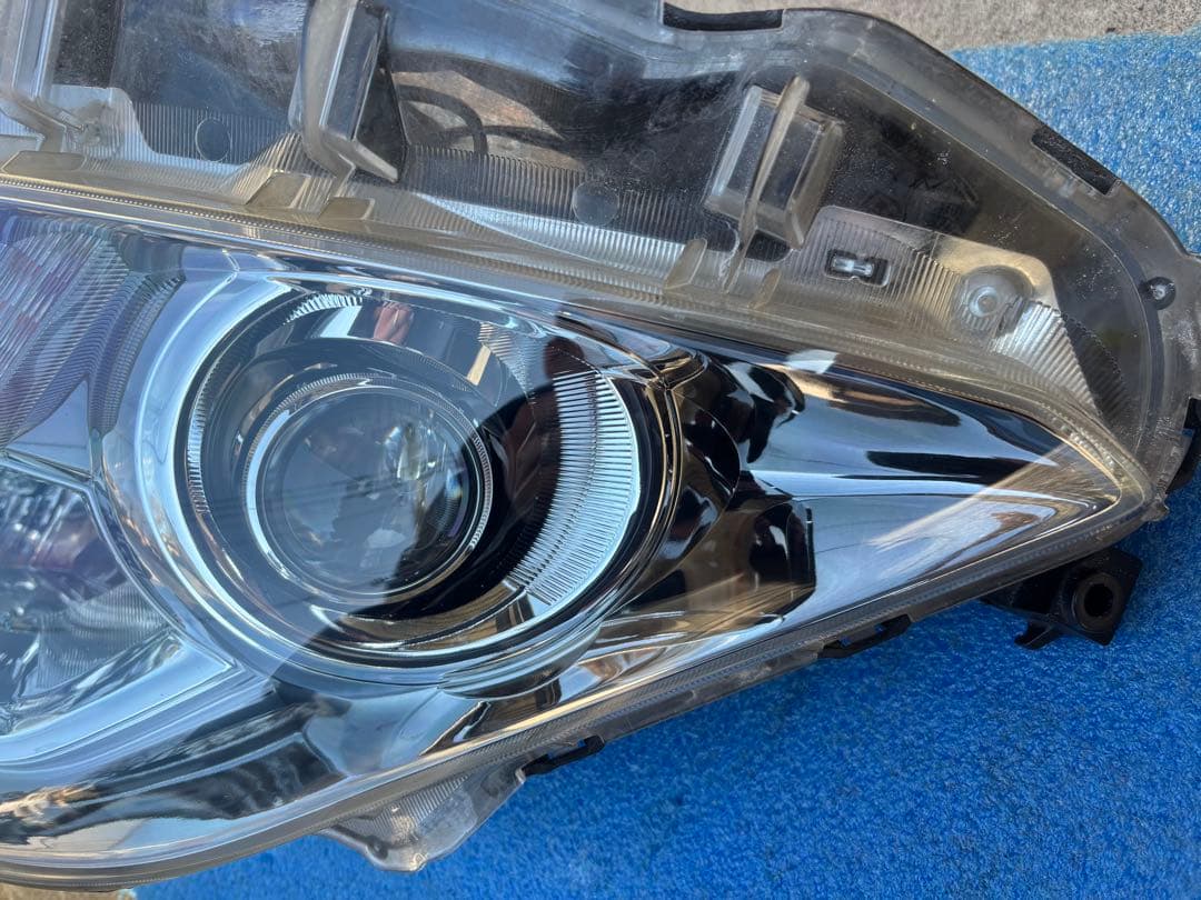 アルファード20系後期ヘッドライト左AFS付き✨