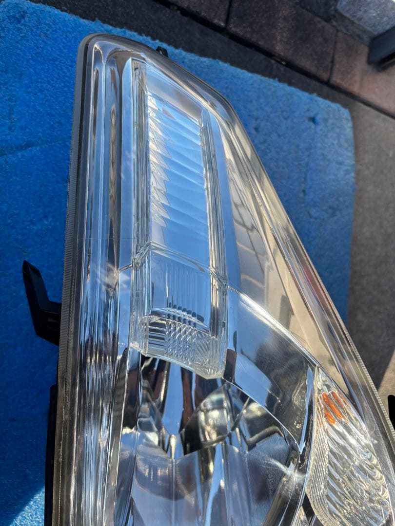 アルファード20系後期ヘッドライト左AFS付き✨