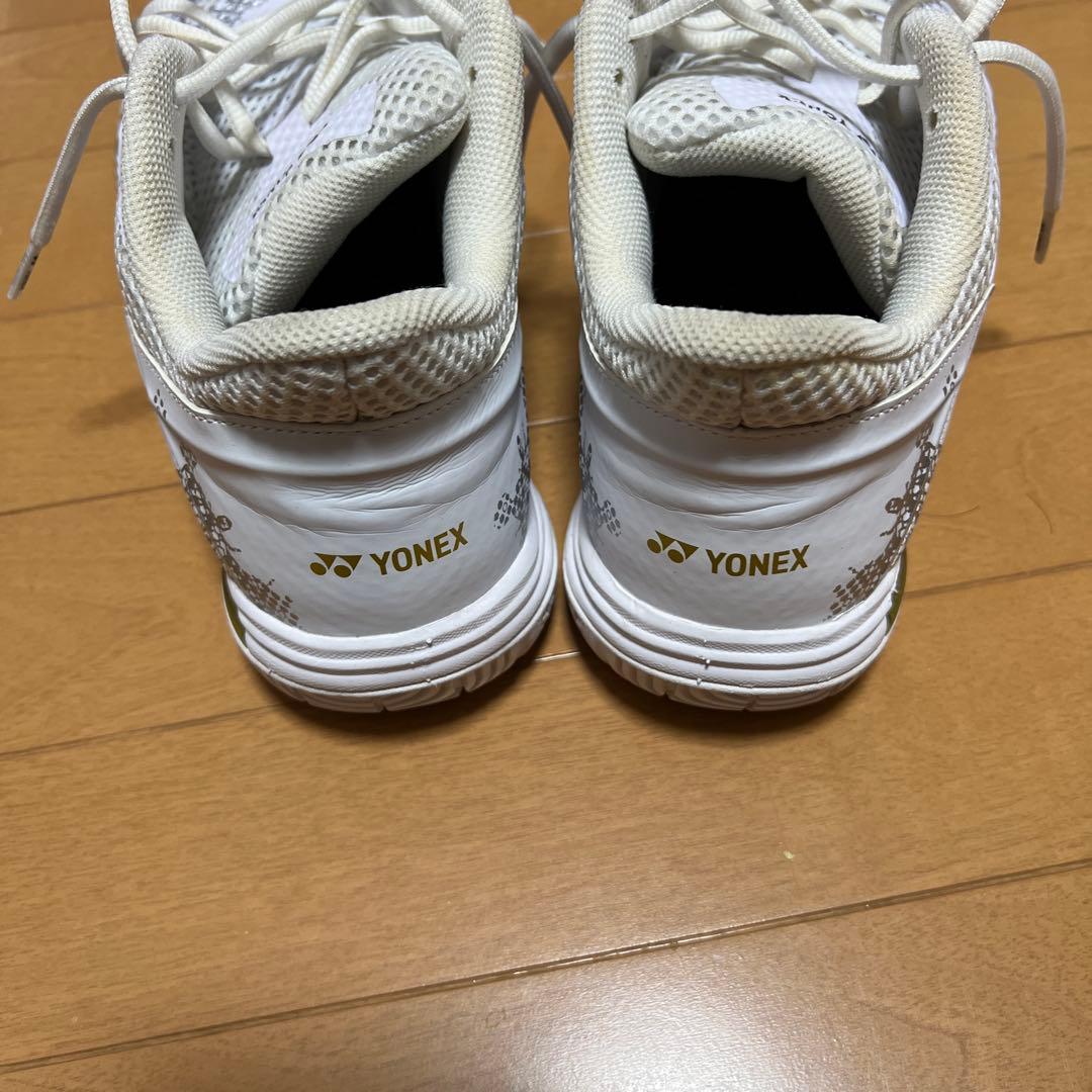 YONEX バドミントンシューズ ホワイト