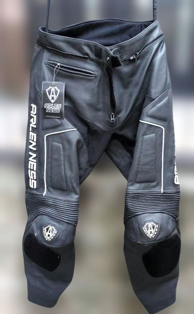 ARLEN NESS 　レザーパンツ 　ブラック