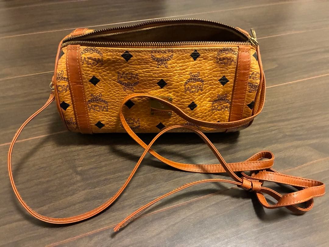 MCM ブラウンレザー ショルダーバッグ