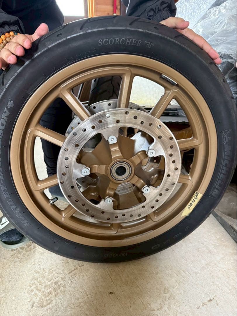 ハーレーダビッドソン　純正タイヤ・ホイール