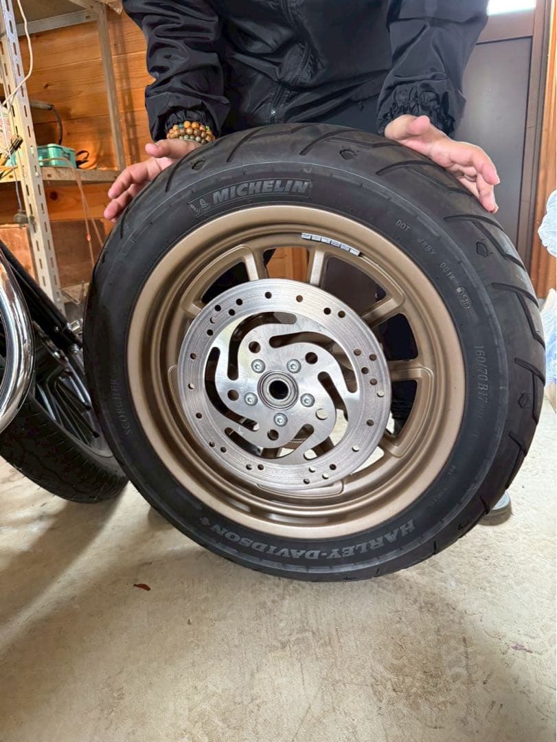 ハーレーダビッドソン　純正タイヤ・ホイール