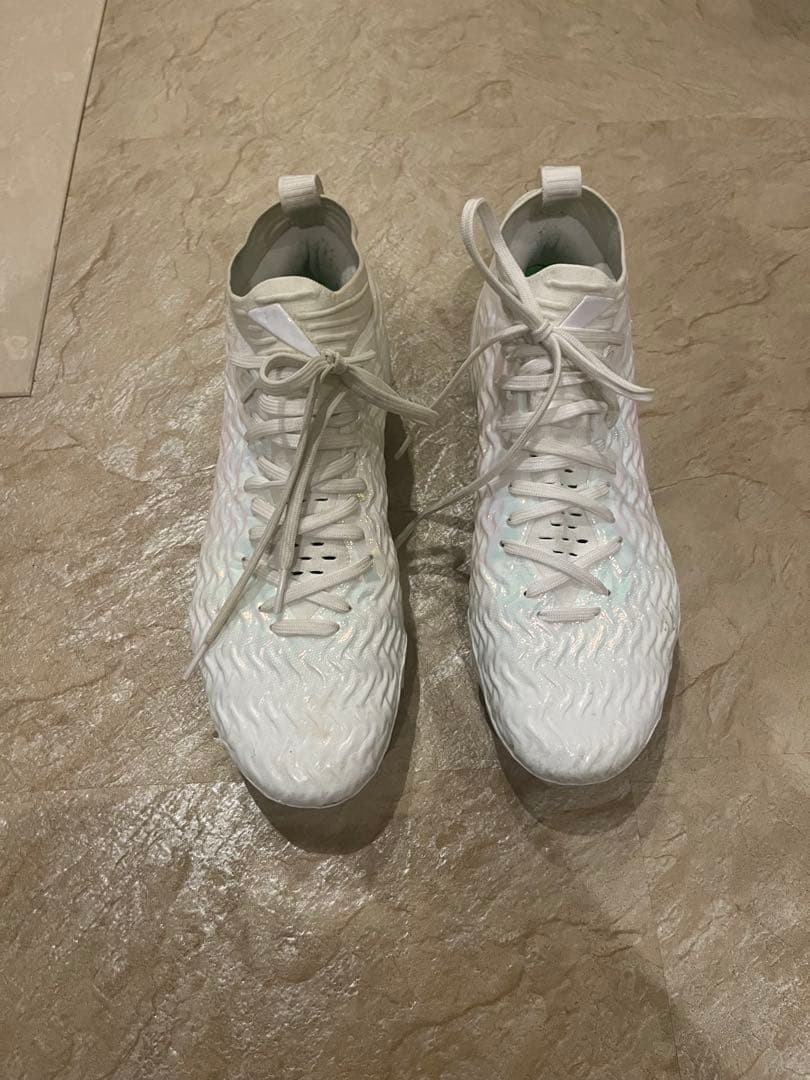 UNDER ARMOUR SPOTLIGHT T PRO 27.0値下げ可能