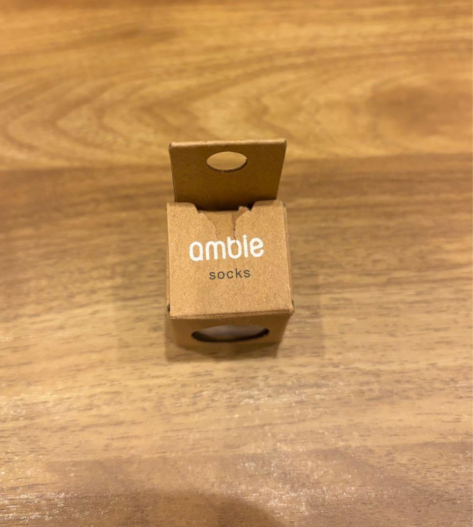 イヤホンambie AM-TW02 Whiteとsocks lavender