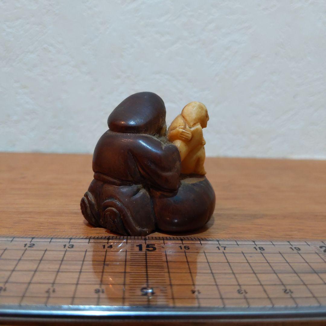 時代提物 縁起物置根付 木彫り×天然素材 【大黒様と猿】高約4.1cm 重34ｇ