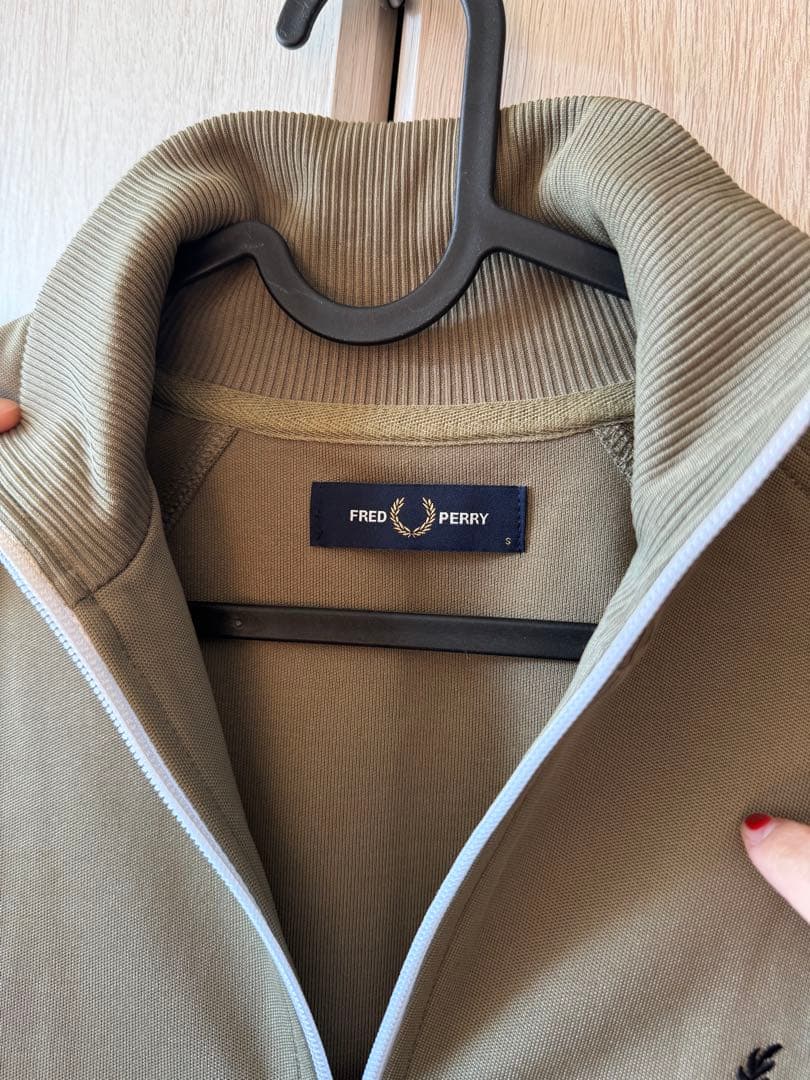FRED PERRY オリーブ ジップアップジャケット