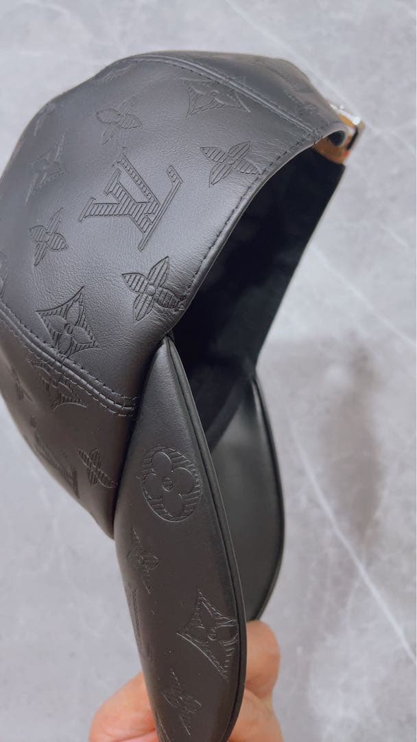 ルィヴィトン　キャップ・モノグラム シャドウ☆美品☆早い者勝ち☆帽子☆断捨離