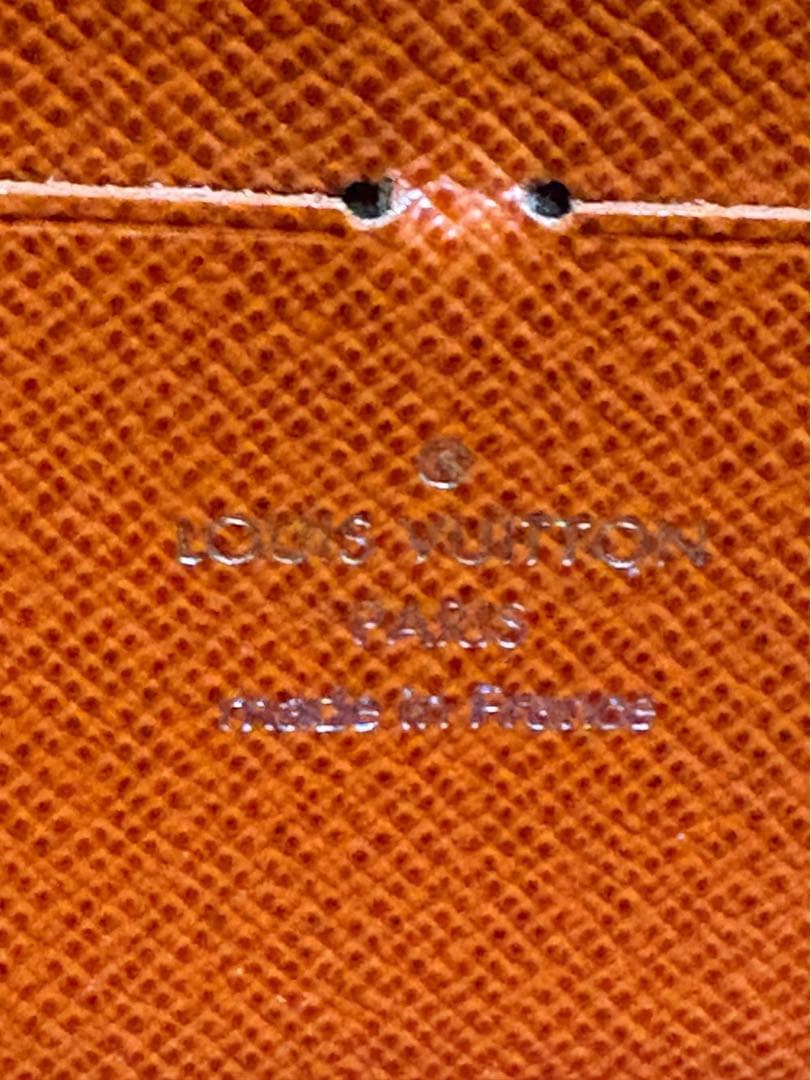 a*1様 LOUIS VUITTON エピレザー ブラック　長財布