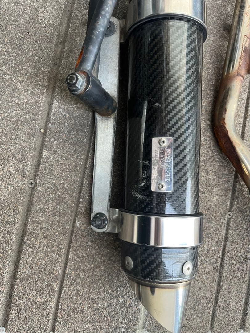 BURIAL(ベリアル)GPトルネードアドレスV125ブラックカーボン マフラー