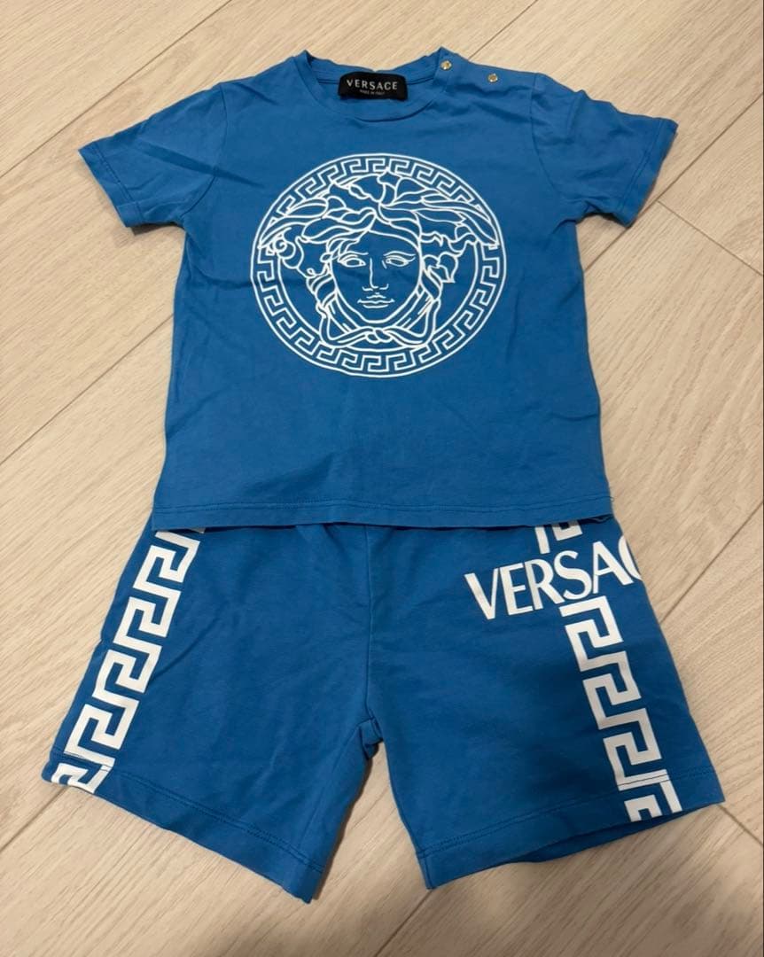 ヴェルサーチ　VERSACE Tシャツ　ショートパンツ　半ズボン　セットアップ
