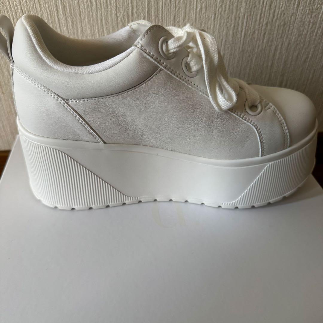 即購入OK！鈴木亜美プロデュース 厚底ホワイトスニーカー L
