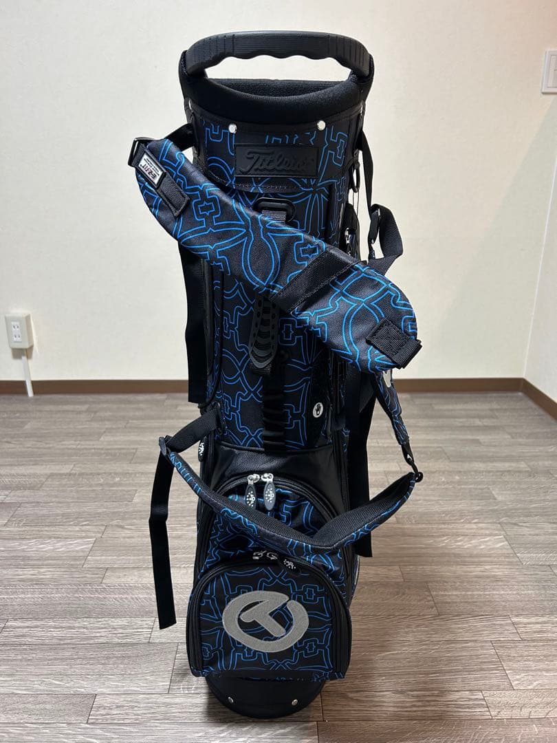 スタンド式キャディバック　人気のブルーラメライン！スタイリッシュなフォルムが魅力