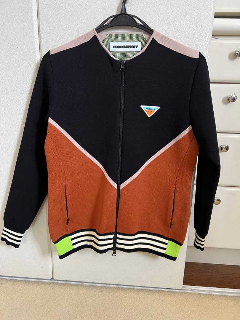 December May ジップアップアウター