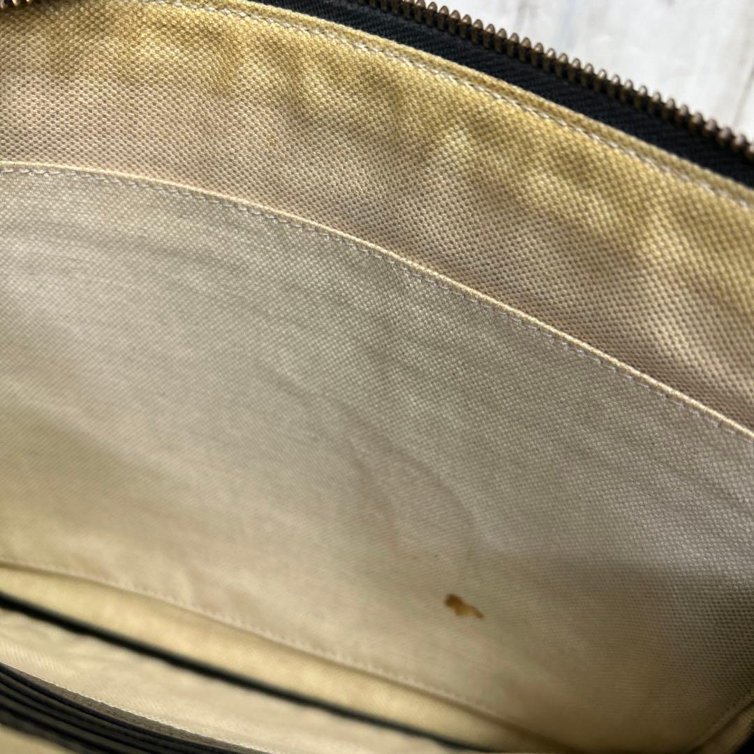 GUCCI セカンドバッグ　クラッチバッグ　ビー　ハチ　ロゴ　レザー　ブラック