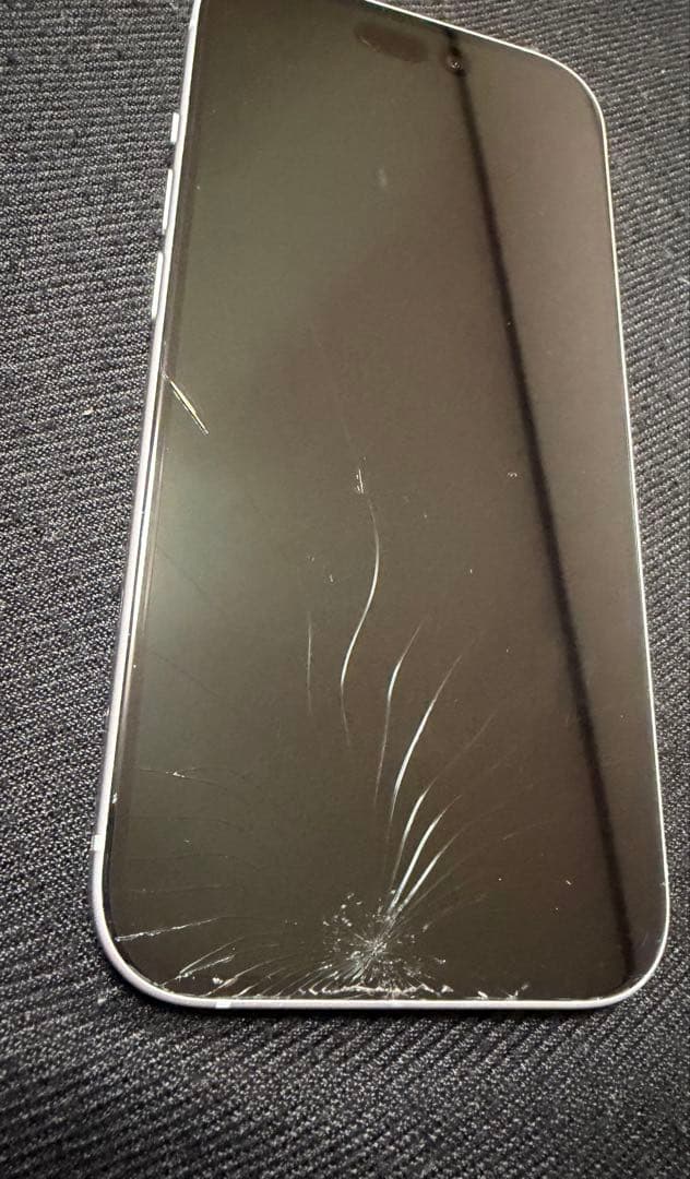 iphone15 無印　128gb 画面割れ　86%