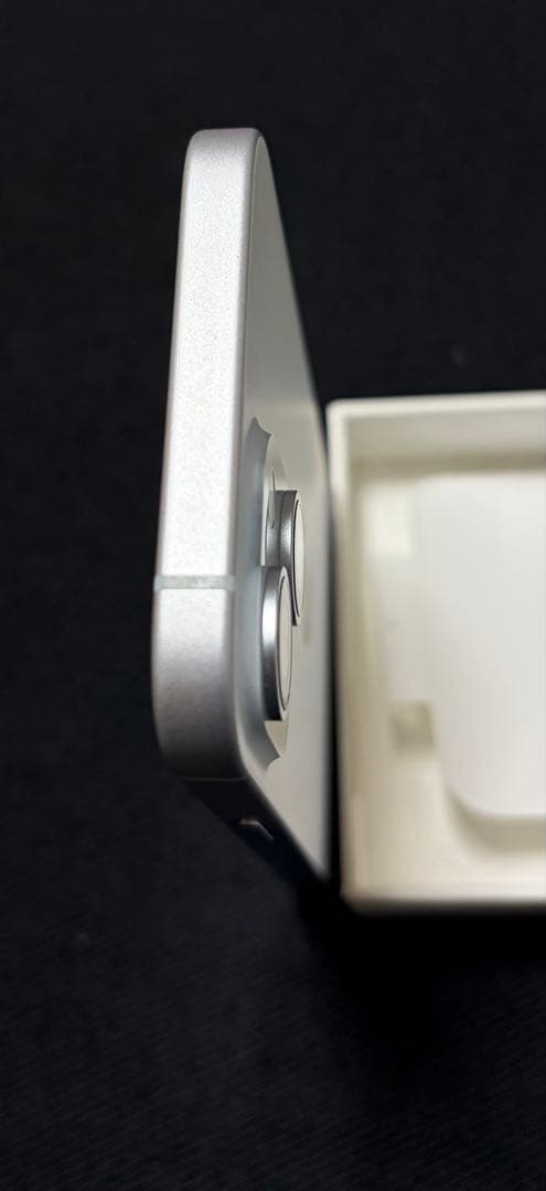 iphone15 無印　128gb 画面割れ　86%