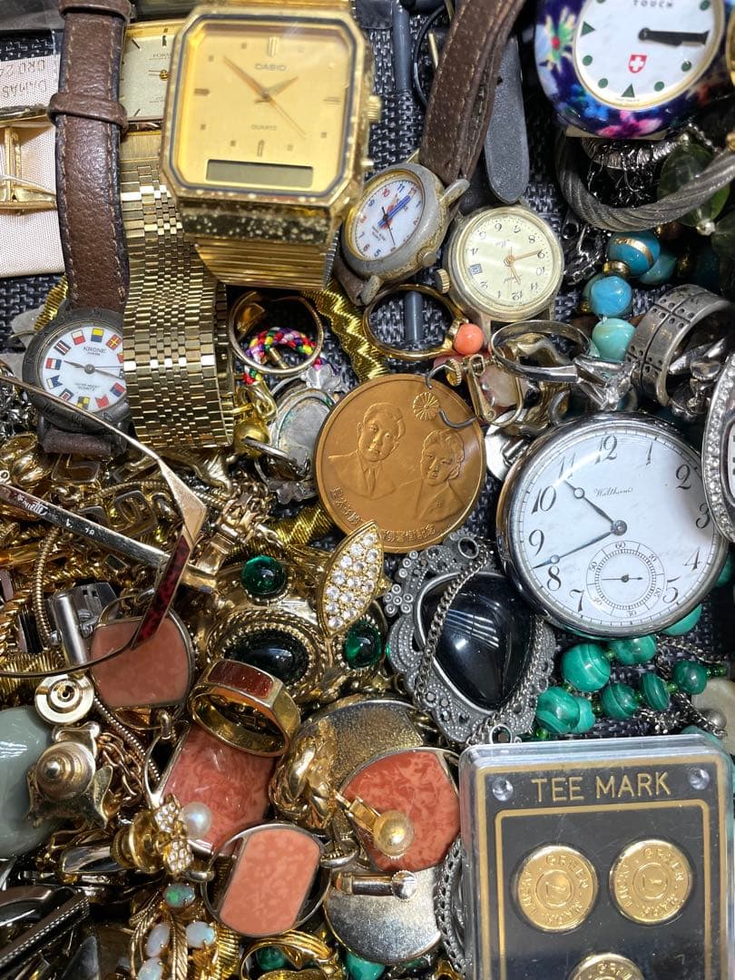 遺品整理品　アクセサリー　時計　2.1キロ超　④