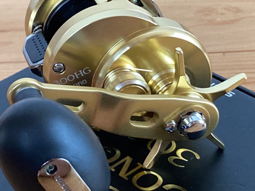 【美品】 シマノ 15オシアコンクエスト 300HG（右）