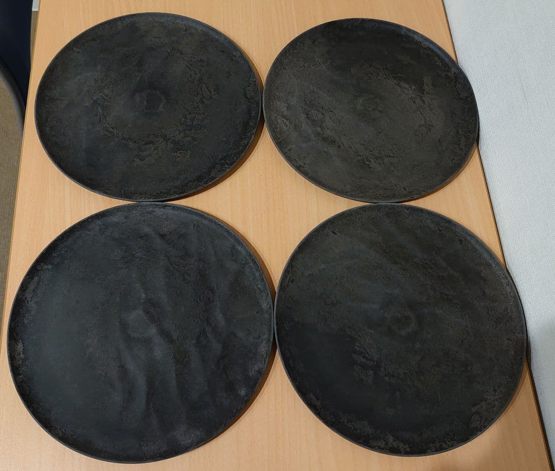 エイラス中皿ウェーブ杉皮ブラック22cm 4枚