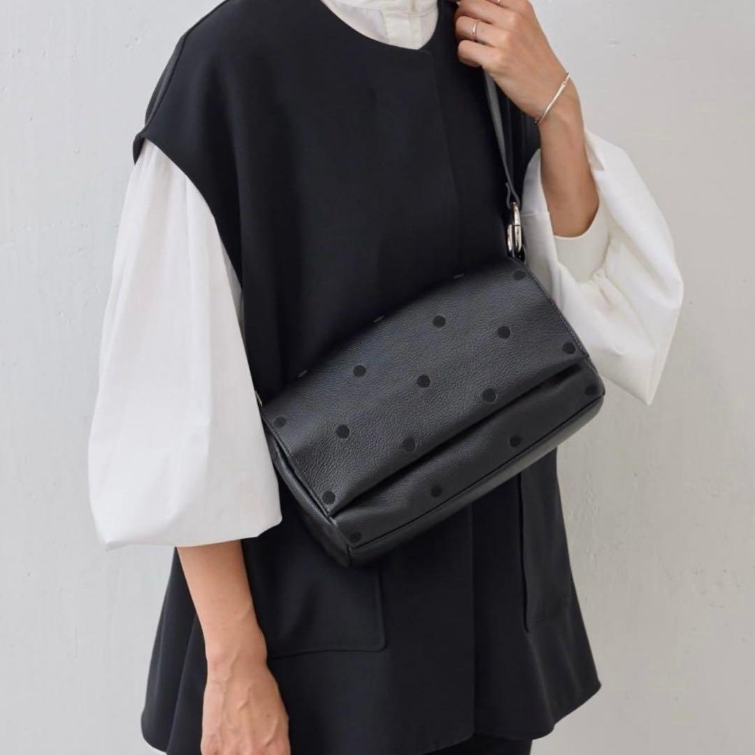 極美品✨　BEARDSLEYビアズリー　ドットボディバッグ　ブラック