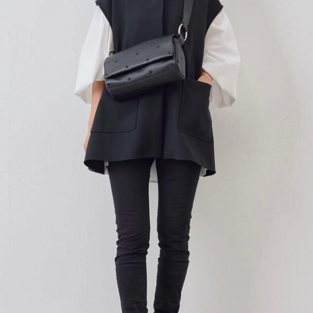 極美品✨　BEARDSLEYビアズリー　ドットボディバッグ　ブラック