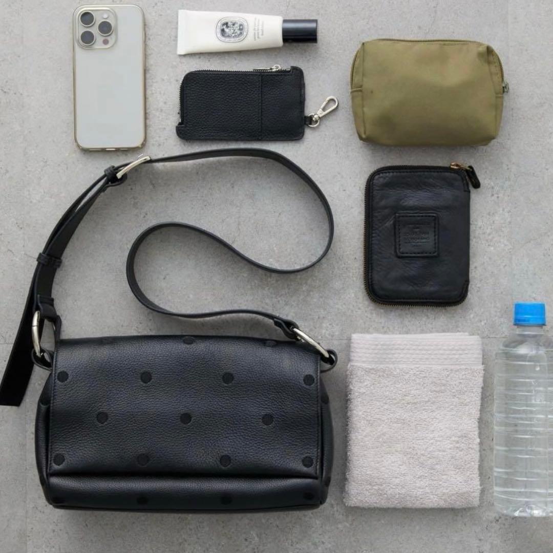 極美品✨　BEARDSLEYビアズリー　ドットボディバッグ　ブラック