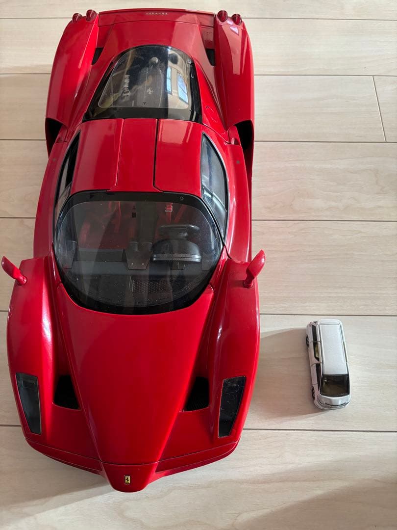 ミスターポン様用。1/10 Ferrari エンツォ 赤 ミニカー