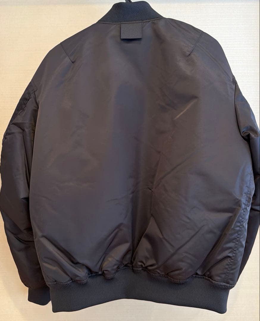 ユニクロ +J ハイブリッドダウンオーバーサイズMA-1ブルゾン グレー