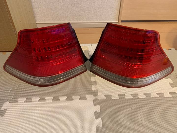 美品‼️18系クラウン 純正テールランプ