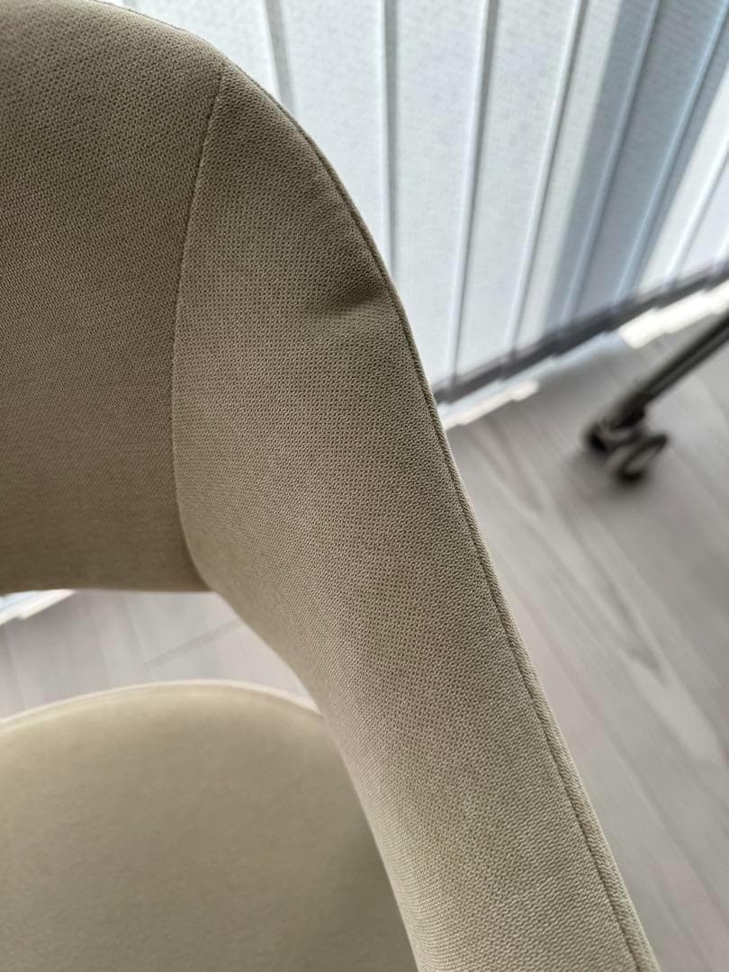 ニトリ 肘付きダイニングチェア(イジー2 BE)