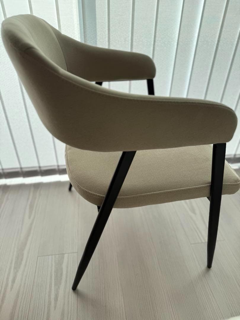 ニトリ 肘付きダイニングチェア(イジー2 BE)