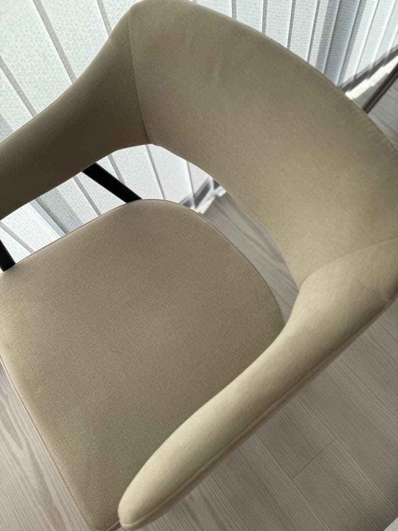 ニトリ 肘付きダイニングチェア(イジー2 BE)