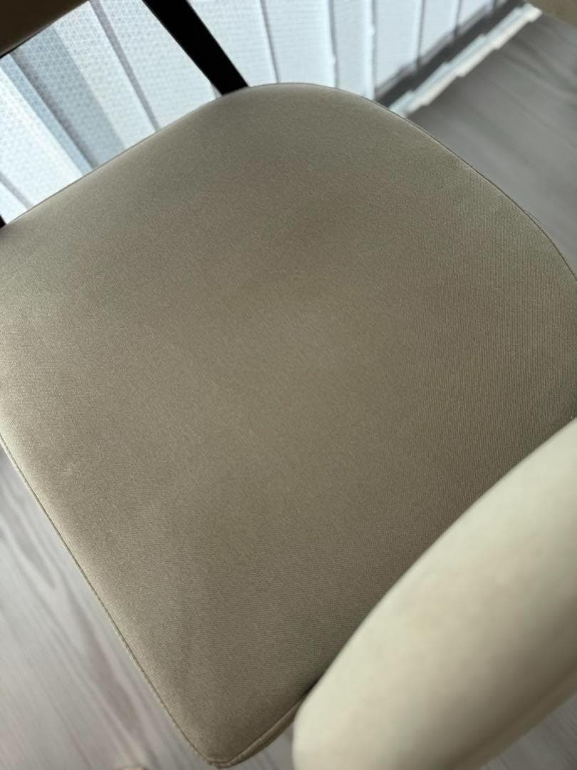 ニトリ 肘付きダイニングチェア(イジー2 BE)