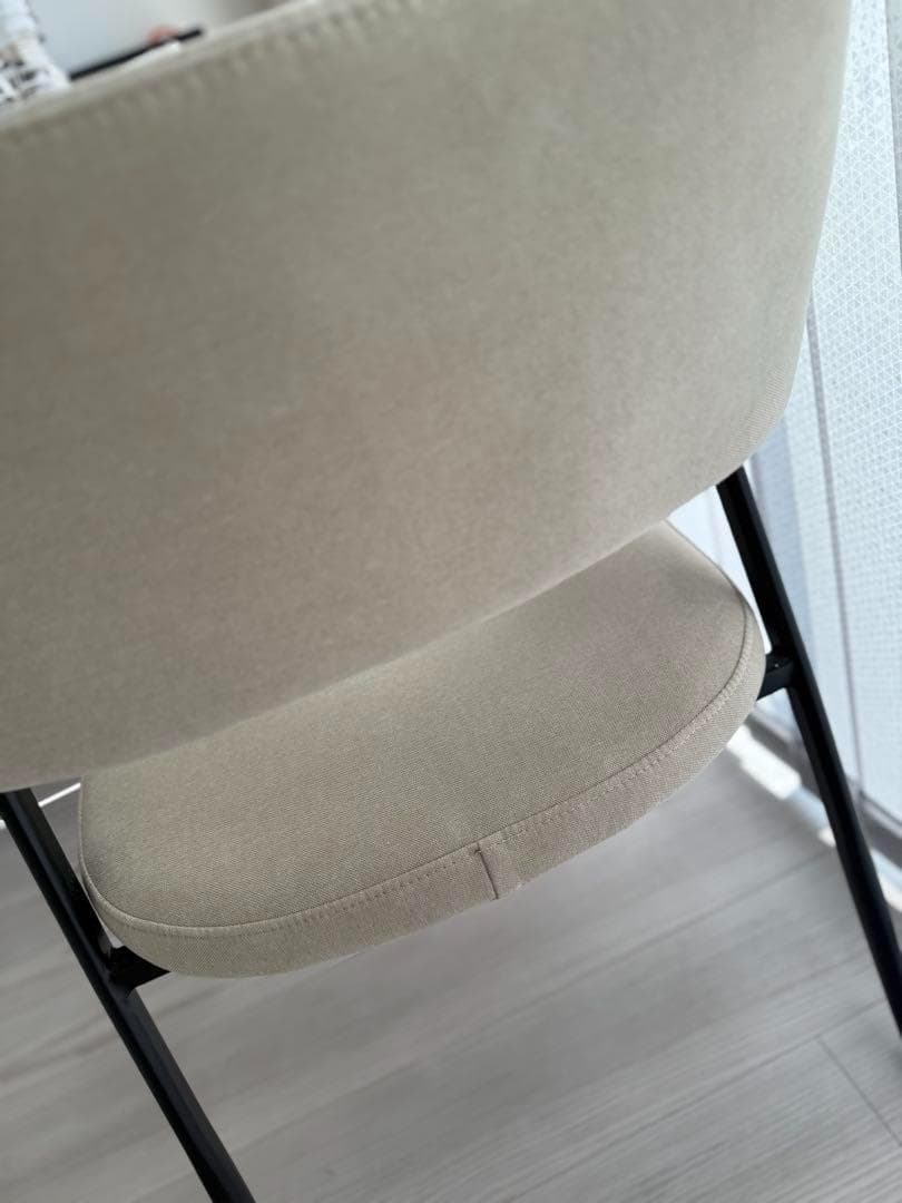 ニトリ 肘付きダイニングチェア(イジー2 BE)