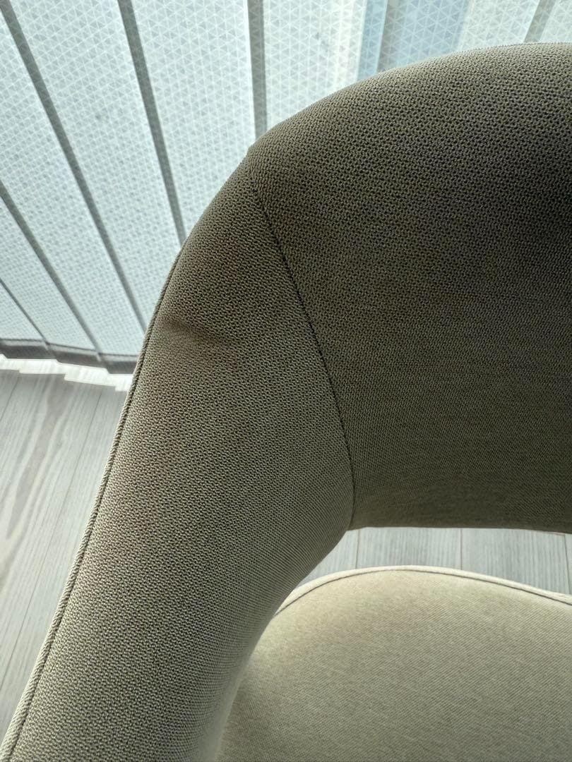 ニトリ 肘付きダイニングチェア(イジー2 BE)