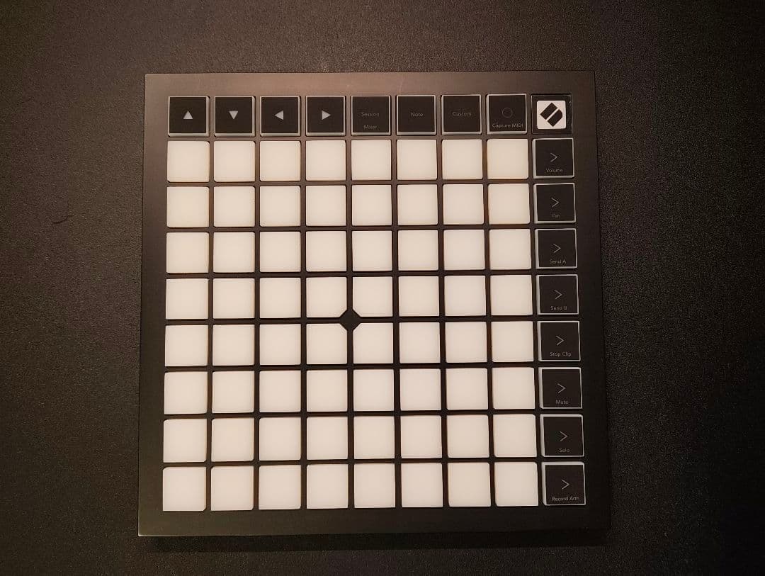 【美品】Novation Launchpad X MIDIパッド