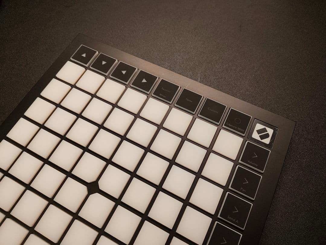 【美品】Novation Launchpad X MIDIパッド