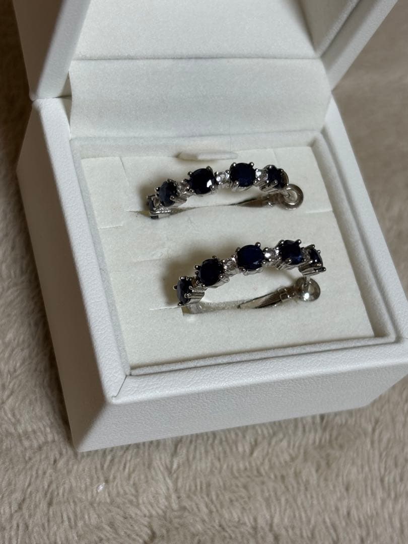 サファイアピアス (天然サファイア) 2.74カラット＊(正規品)保証カード付き